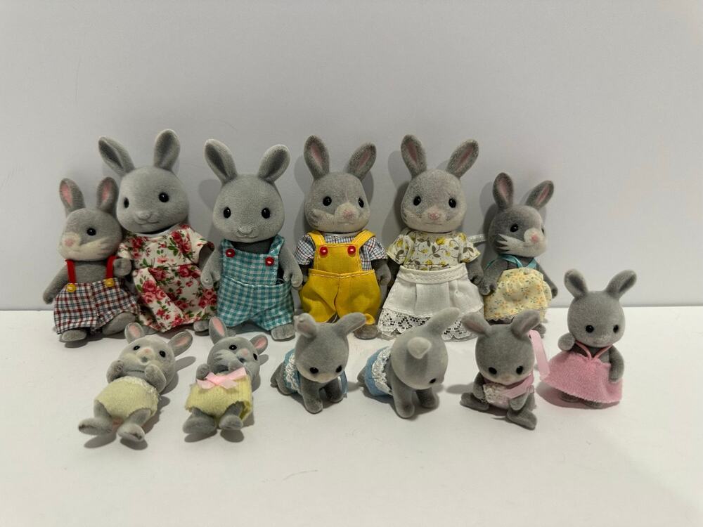 Calico Critters Babblebrook Grey Rabbit larger Family extras 12 played with cond